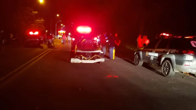 Carro é retirado do Rio Araranguá com um passageiro sem vida