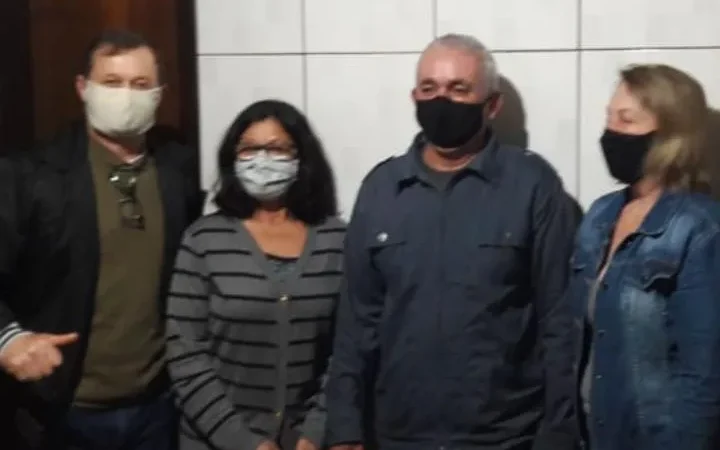 COSTURAS DO MDB DE ARARANGUÁ; TEREZINHA E CHIQUINHO EM JACINTO; TURBULÊNCIAS NO ARROIO; E MAIS