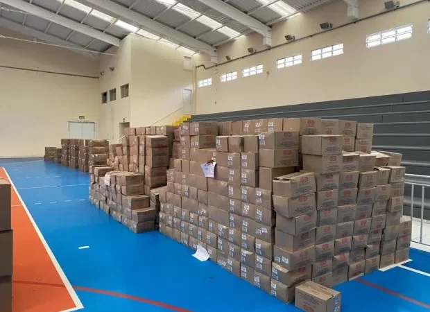 Educação distribui 2 milhões de máscaras e 43 mil frascos de álcool em gel para rede estadual