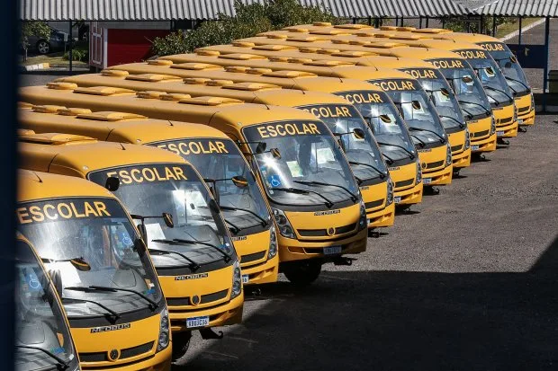 Fórum Parlamentar Catarinense entrega 2 ônibus para Amesc nesta sexta, 18