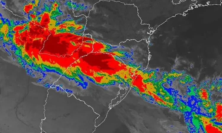 Alerta de ventania se mantém na noite desta segunda; confira previsão do tempo para a semana