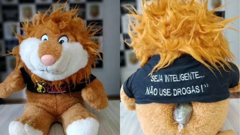 Polícia apreende maconha escondida em mascote do PROERD