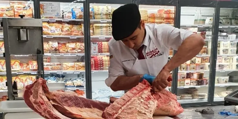 Cooperja oferece treinamento de cortes nobres para açougueiros de sua rede de Supermercados