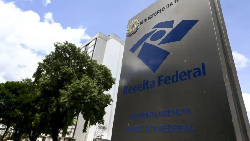 Receita começa hoje a enviar cartas a contribuintes na malha fina
