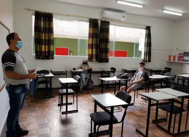 Iniciativa da rede estadual de ensino reintegra 3,2 mil alunos às escolas na pandemia