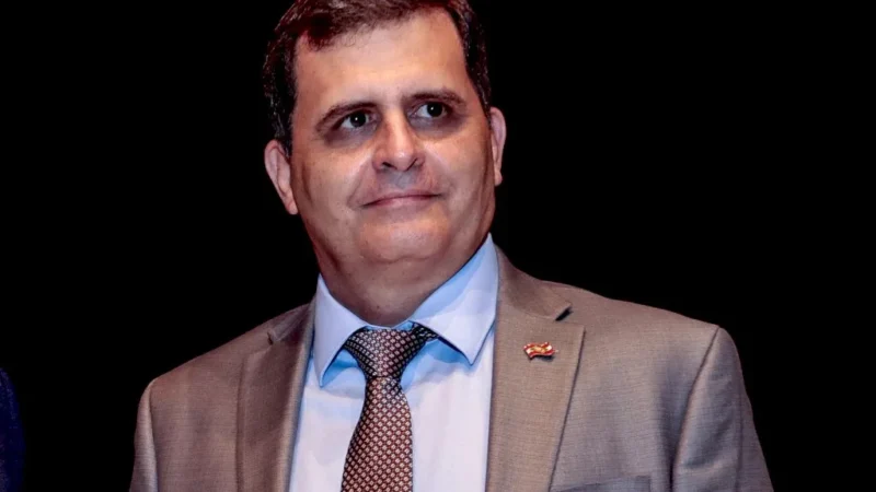 Entrevista: Não é o momento de grandes guinadas, diz general Miranda
