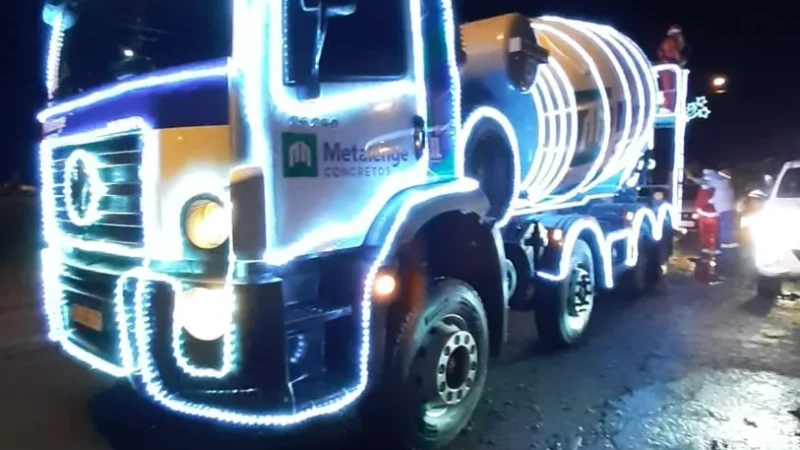 Metalenge leva a alegria do Natal para moradores da região
