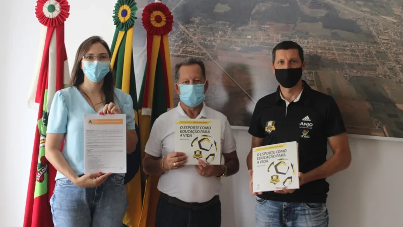 Prefeitura de Maracajá fecha parceria com Anjos do Futsal