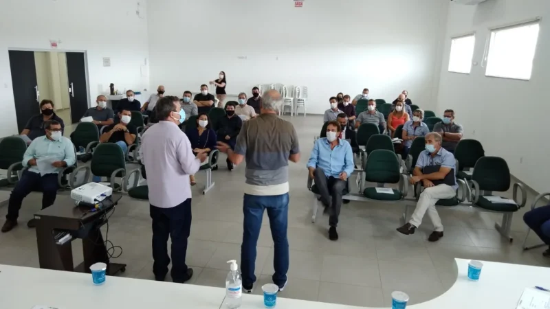 Municípios adiam retorno às aulas presenciais