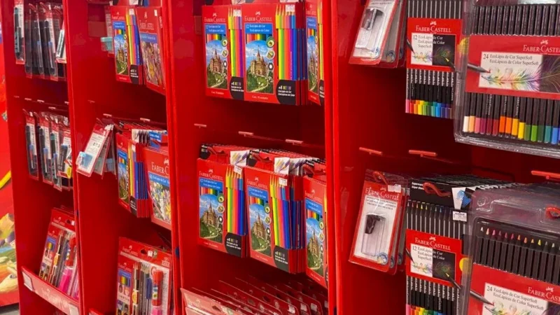 Gasto com material escolar deve cair 21% em SC, diz pesquisa