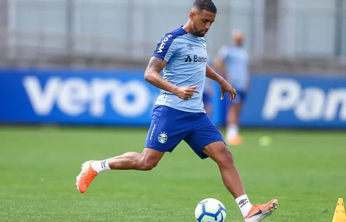 Grêmio envia lista de jogadores inscritos na Libertadores com Michel e atletas da base