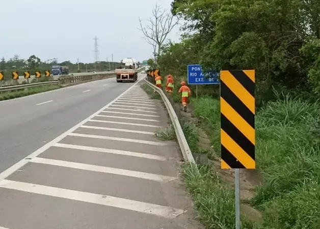 Cronograma semanal de obras na BR-101 Sul é informado pela CCR ViaCosteira
