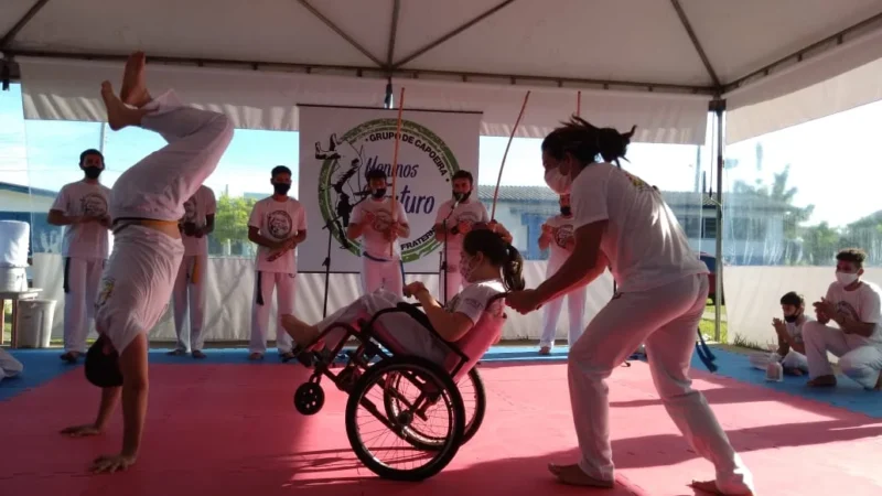 Casa da Fraternidade celebra batizado de capoeira de 70 crianças