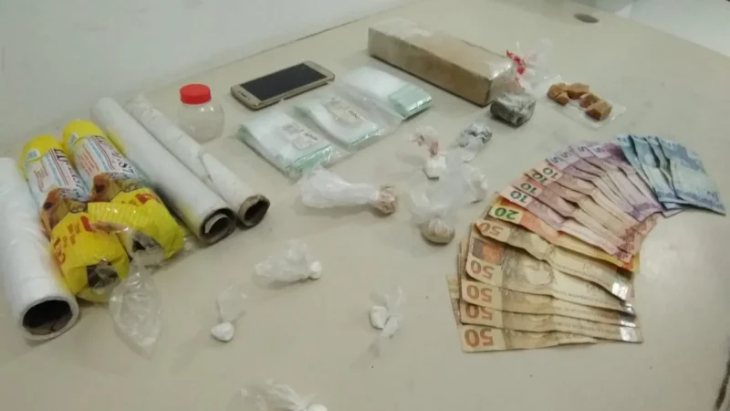 PM apreende drogas e prende homens por tráfico em Araranguá