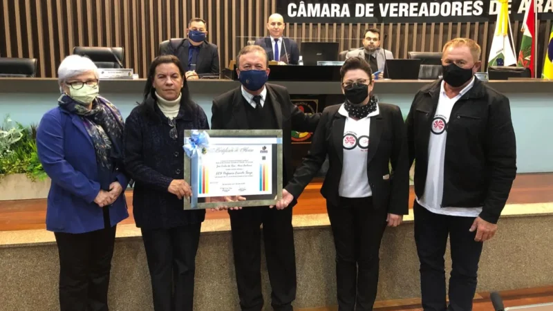 Professora  Eremeta Souza é homenageada na Câmara de Araranguá