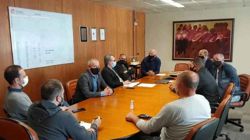 Reunião discute situação na Praia do Melão