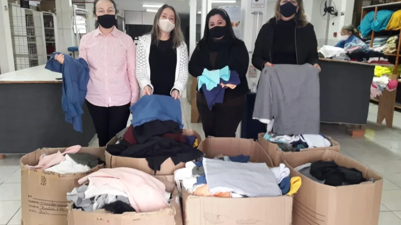 Secretaria recebe doação de mais de 100 quilos de tecidos