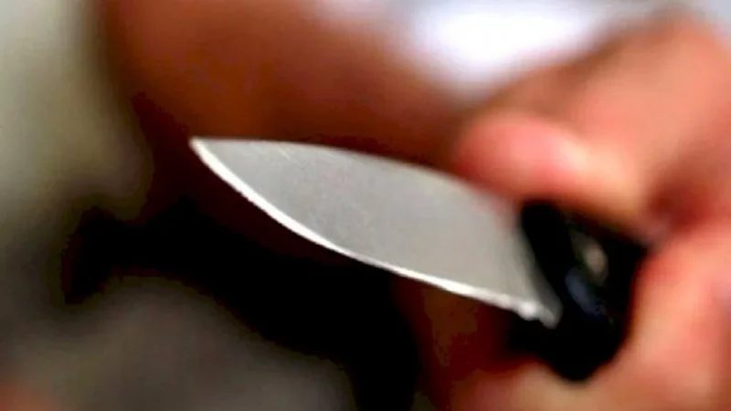 Justiça condena homem que tentou matar companheiro com água quente e facadas em Criciúma