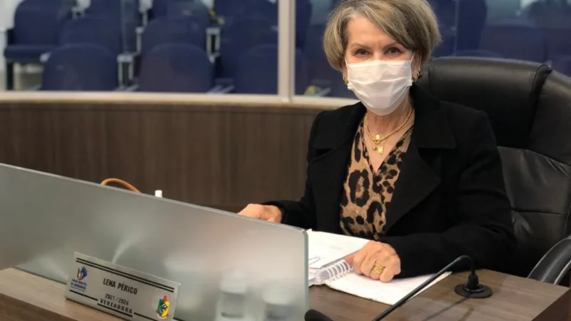 Lena Périco aprovação anteprojeto para distribuição de absorventes femininos