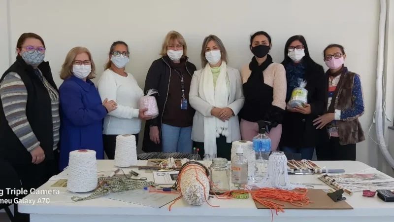 Grupos de mães e idosos recebem cursos todas as semanas em Araranguá