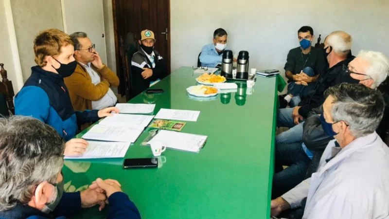 Prefeito de Maracajá e Epagri debatem retorno do Conselho Municipal de Desenvolvimento Rural