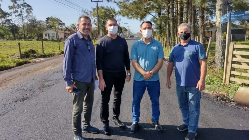 Gaivota: Começa pavimentação na estrada da Figueirinha