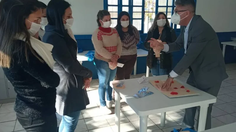 Profissionais de saúde de Arroio do Silva recebem capacitação