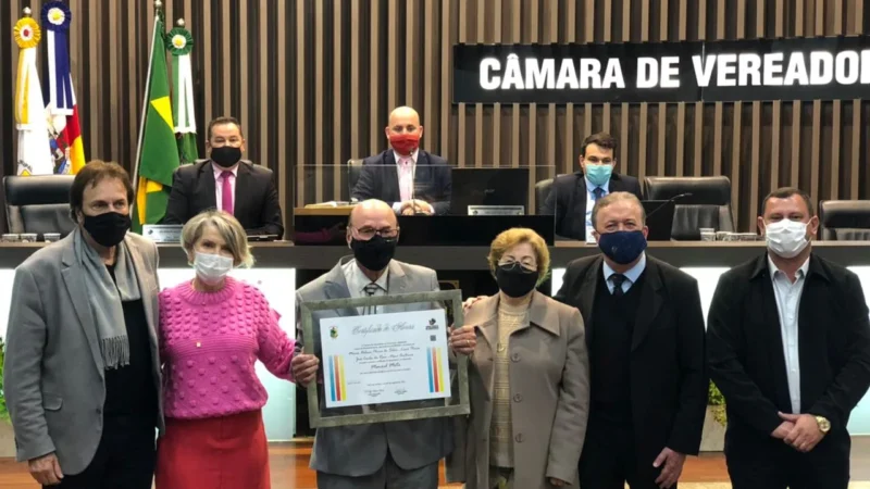 Manoel Mota recebe moção da Câmara de Vereadores de Araranguá