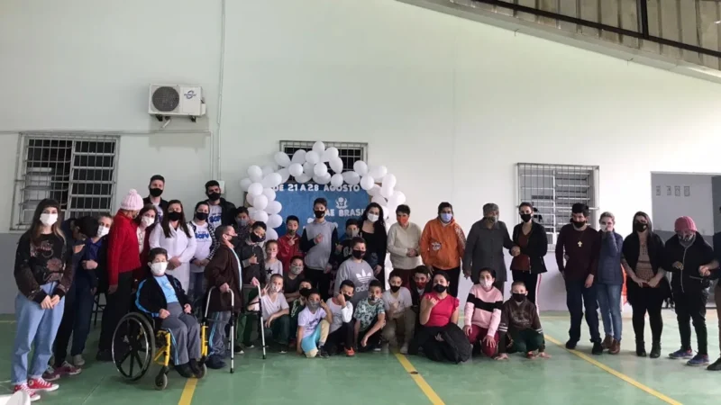 Crianças e adolescentes do SCFV visitam a Apae de Maracajá