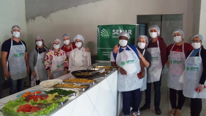 Gaivota: Bairro Palmeira recebe curso de receitas com frutos do mar