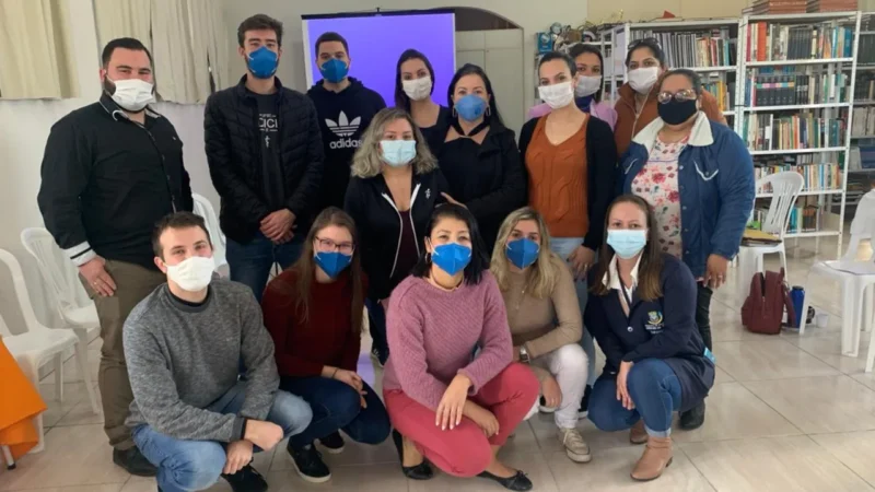 Médicos e enfermeiros dos Postos de Saúde do Arroio participam de treinamento
