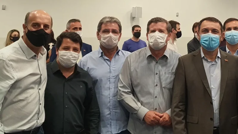 CANETA CHEIA: GOVERNADOR CUMPRE AGENDA NA REGIÃO DE ARARANGUÁ; CÂMARA NO LAGOÃO; MARACAJÁ QUER AVENIDA; E MAIS