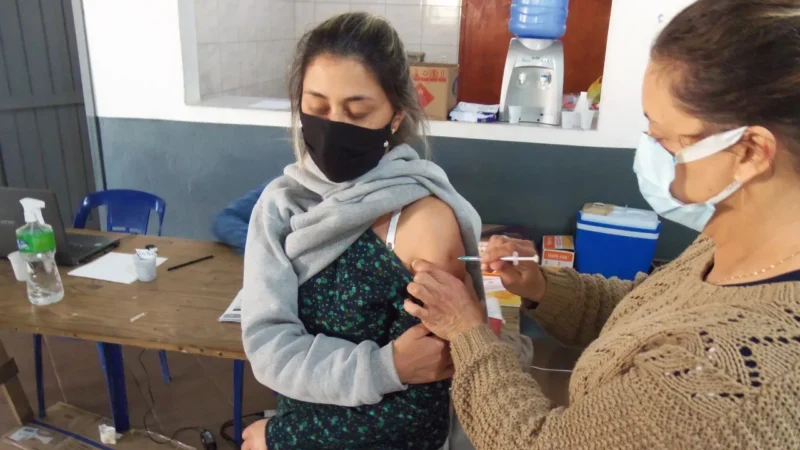 Saúde de Balneário Gaivota vacina pessoas com 28 anos nesta segunda-feira