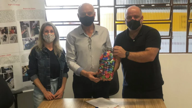 Vereador Luciano visita Apae e avalia resultado da campanha “Tampinha Solidária”