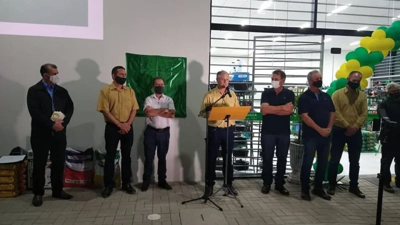 Prefeito Anibal Brambila participa da inauguração da Coopersulca
