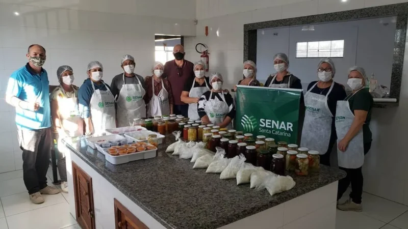 Arroio oferece curso de conservas e hortaliças a moradoras