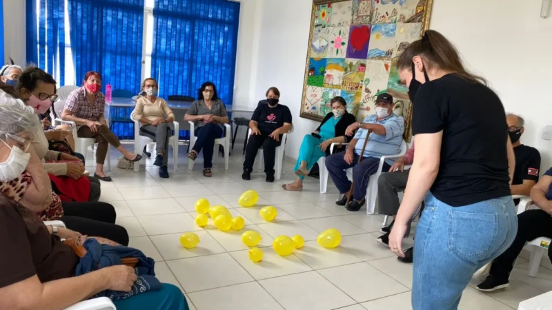 Grupo de idosos retorna através da Oficina Memória Viva