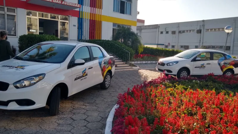 Educação de Araranguá recebe dois novos veículos