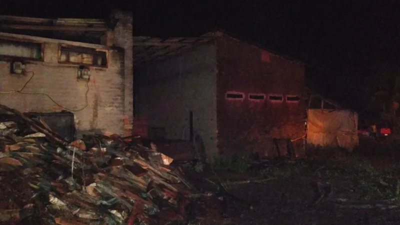 Bombeiros atendem três incêndios em 12 horas