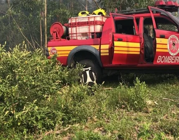 Incêndio em turfas continua em Araranguá