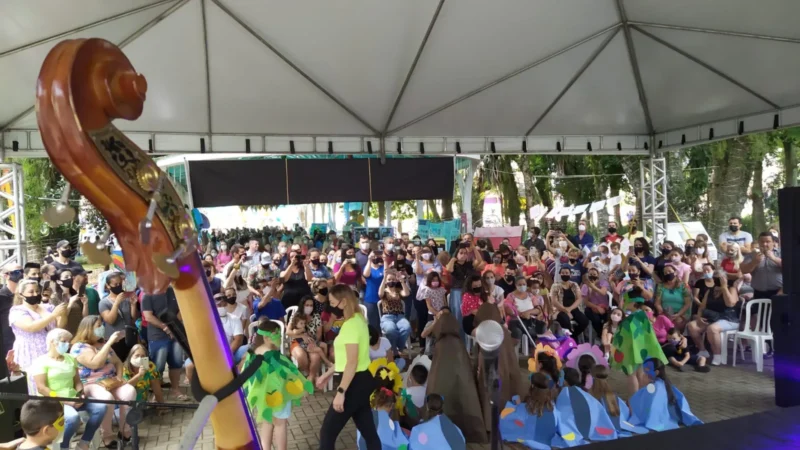 Araranguá celebra sucesso de 1ª Mostra de Leitura e Teatro Infantil