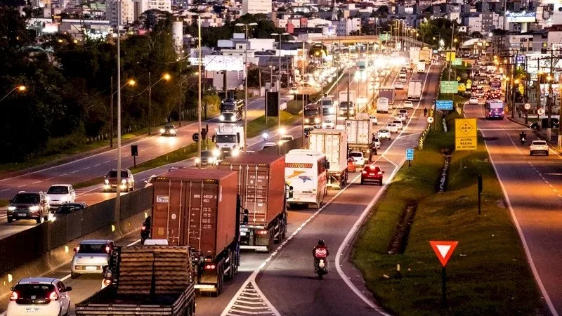 Abaixo-assinado cobra mais atenção para as rodovias federais catarinenses