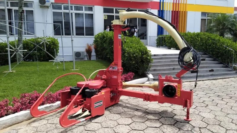 Araranguá tem nova colheitadeira de forragem