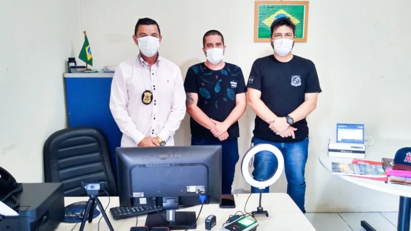 Gaivota instala equipamento para gerar RG no município