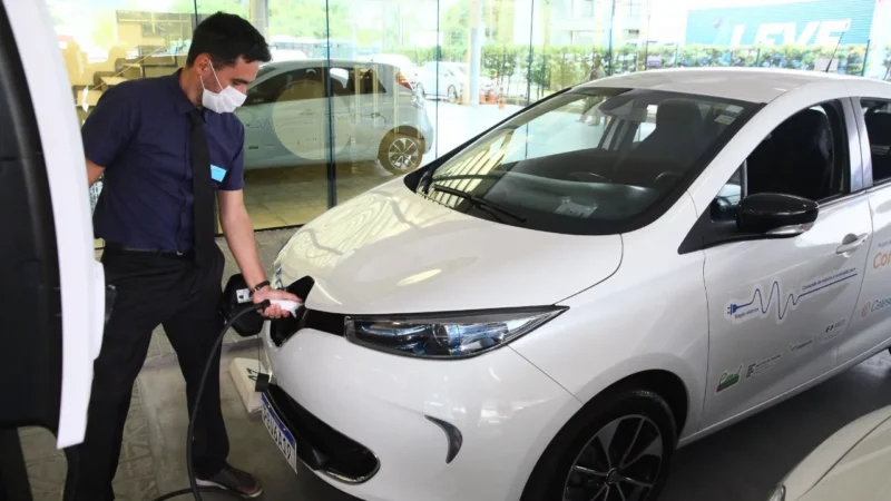 Celesc investe R$ 5,4 milhões em projeto para converter carros de frotas públicas em veículos elétricos