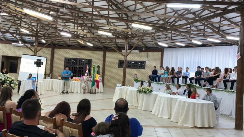 Departamento de Educação de Maracajá realiza formatura dos alunos do 9 º ano