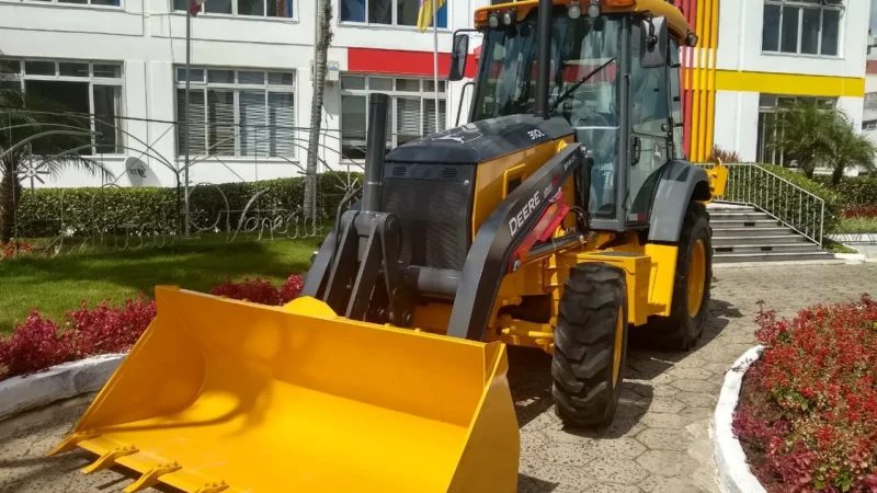 AGRICULTURA DE ARARANGUÁ ADQUIRE NOVA RETROESCAVADEIRA