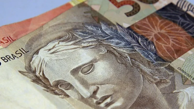 Governo anuncia medidas para regularizar dívidas do Simples após veto