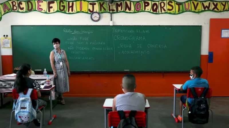 Professores da educação básica terão reajuste de 33,24% no piso salarial