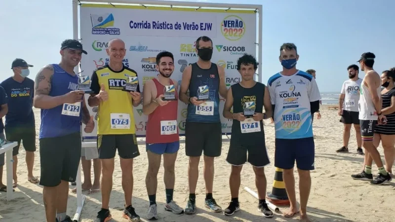 Crianças e adultos participam da Corrida Rústica de Verão EJW